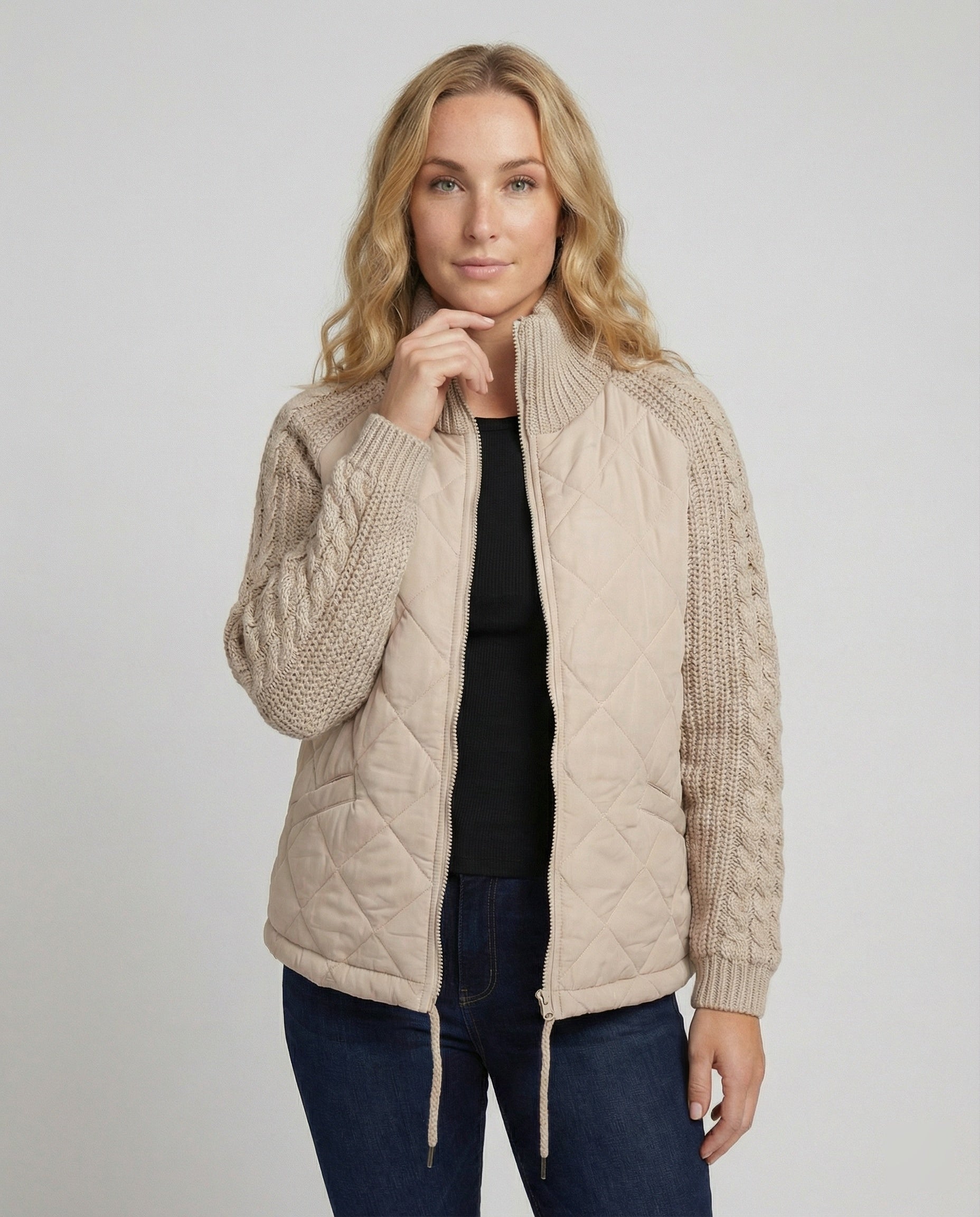 Steppjacke Damen mit Strickmuster und hohem Kragen