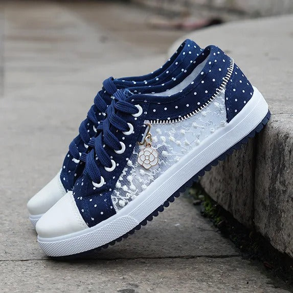 Flache Schuhe mit Spitzenkante R&B