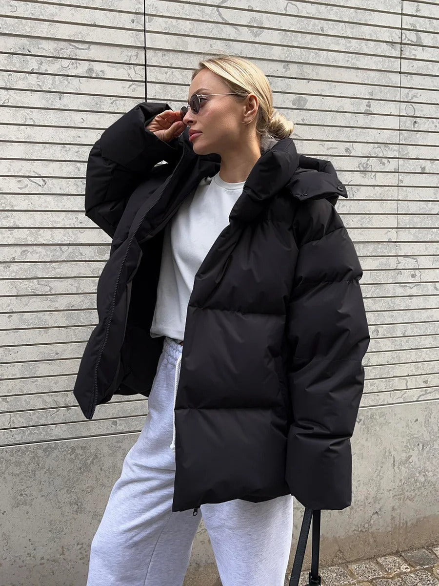R&B | Kurze Daunenjacke aus Baumwolle mit Kapuze, ideal für kalte Tage