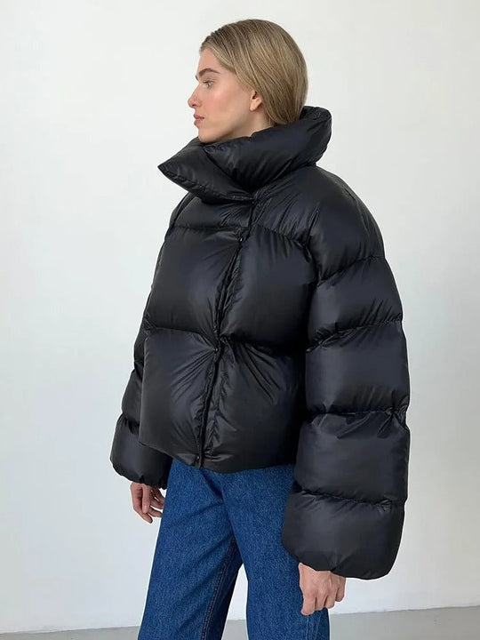 R&B | Kurze Daunenjacke aus Baumwolle mit Kapuze, ideal für kalte Tage