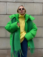 R&B | Kurze Daunenjacke aus Baumwolle mit Kapuze, ideal für kalte Tage