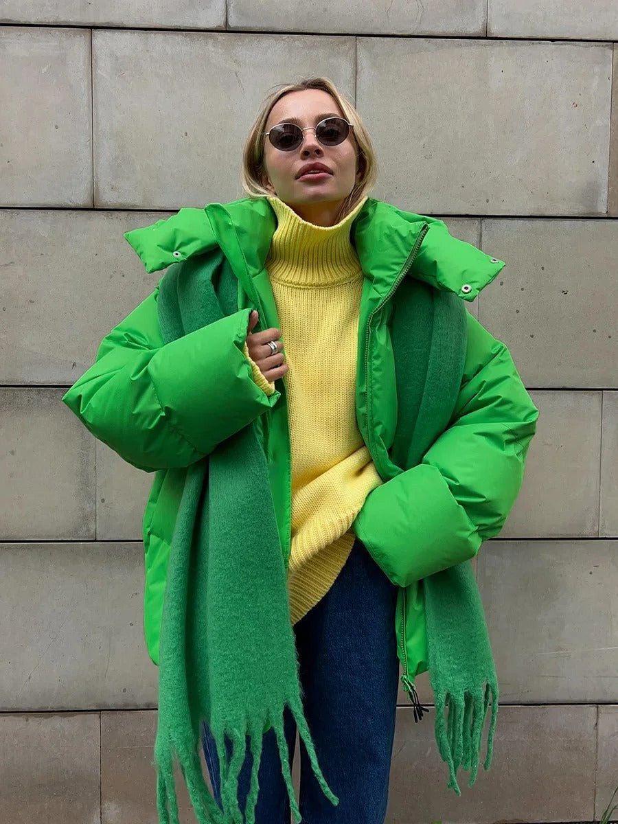 R&B | Kurze Daunenjacke aus Baumwolle mit Kapuze, ideal für kalte Tage