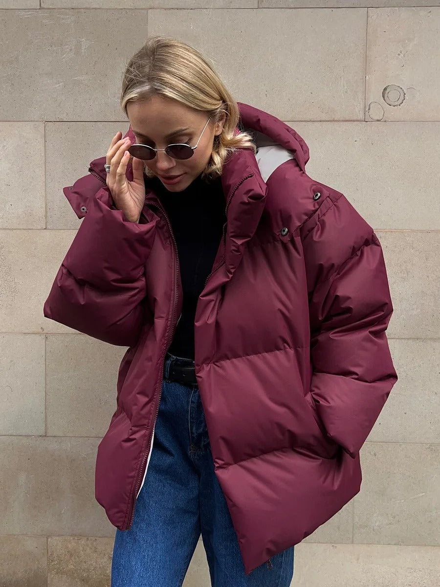 R&B | Kurze Daunenjacke aus Baumwolle mit Kapuze, ideal für kalte Tage