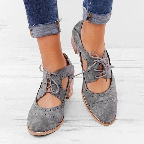 Schmal zulaufende Lederschuhe R&B