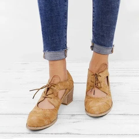 Schmal zulaufende Lederschuhe R&B