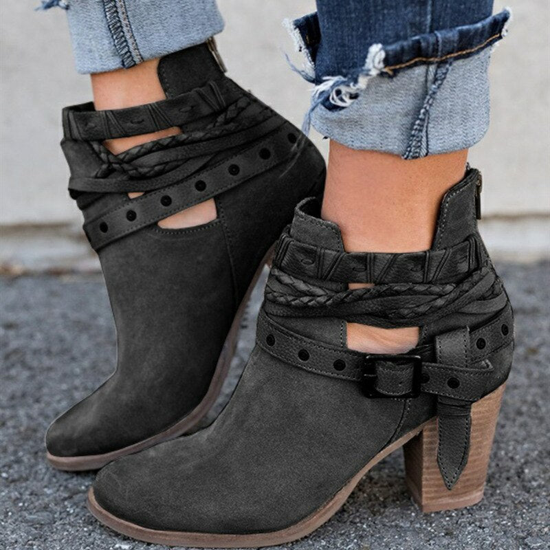 R&B | Einzigartige und Elegante Stiefeletten mit Riemchen
