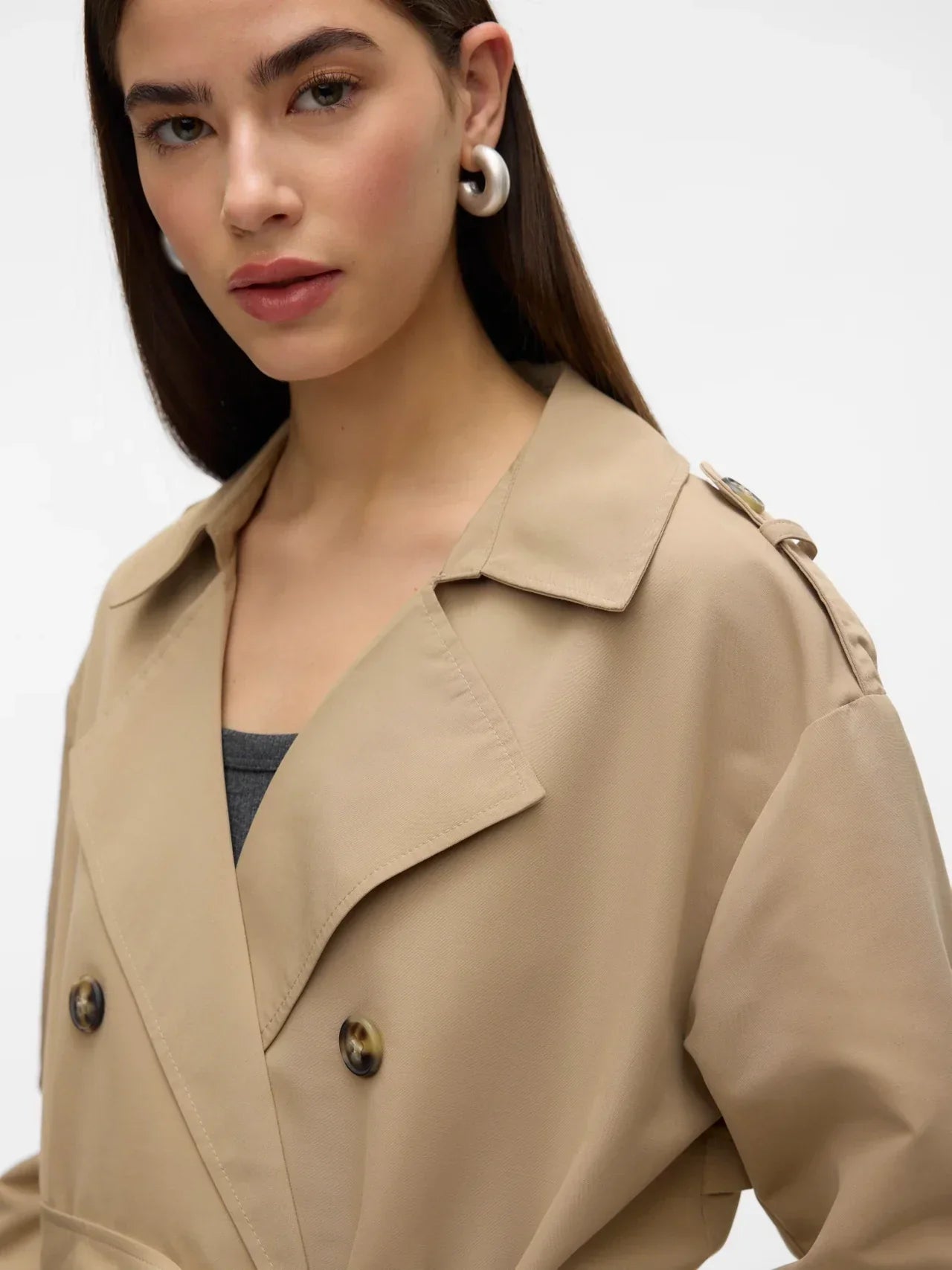 R&B | Trenchcoat Stilvoll und Funktional Ideal für Windige Tage