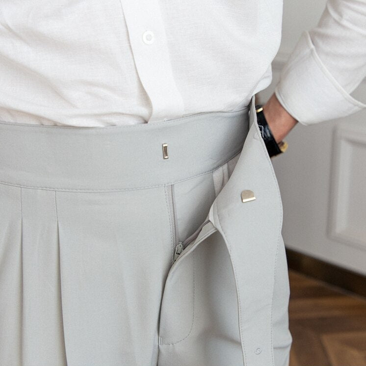 R&B Classic: Stilvolle Hose mit Schnalle