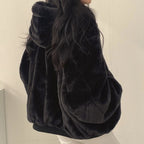 R&B | Übergroße Jacke mit Plüschfutter und Kapuze
