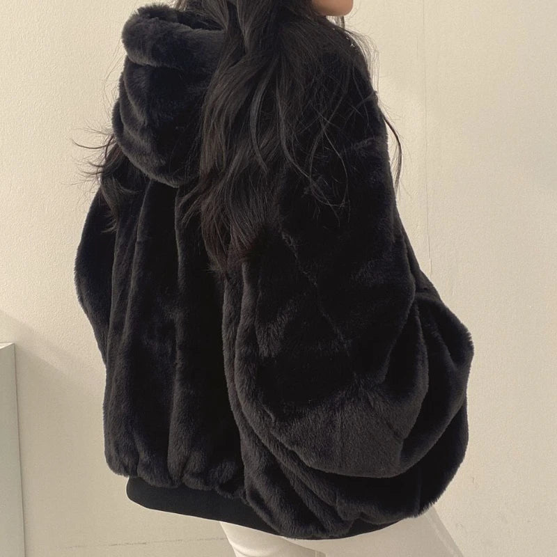 R&B | Übergroße Jacke mit Plüschfutter und Kapuze