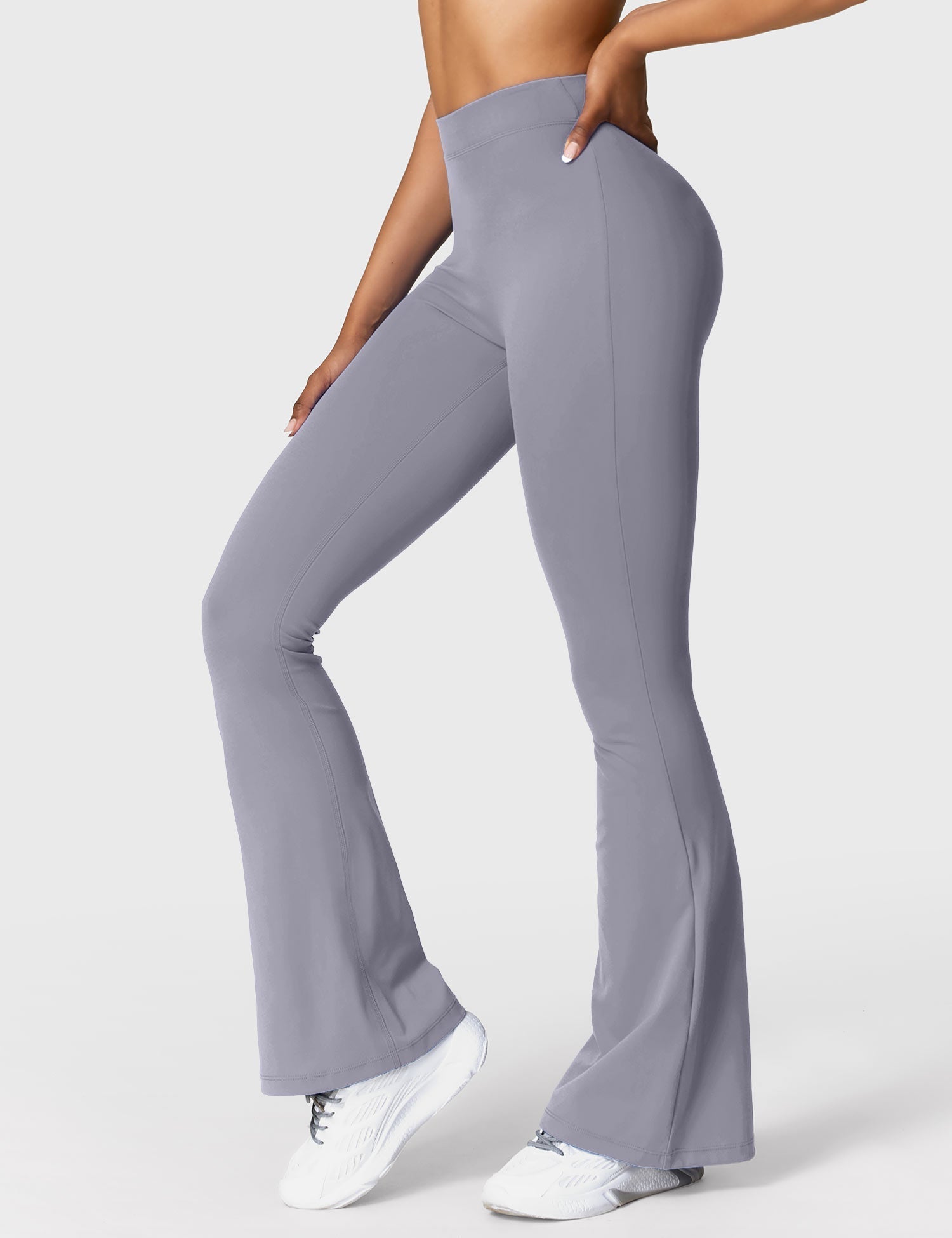 R&B | Ausgestellte Leggings mit V-Ausschnitt