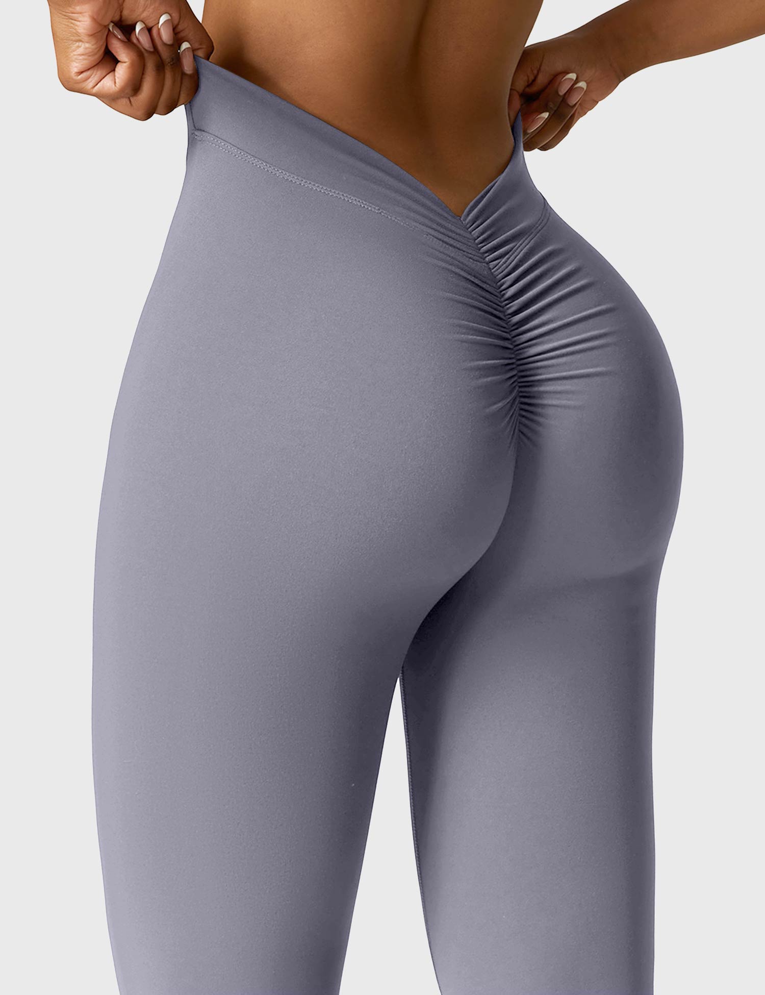 R&B | Ausgestellte Leggings mit V-Ausschnitt