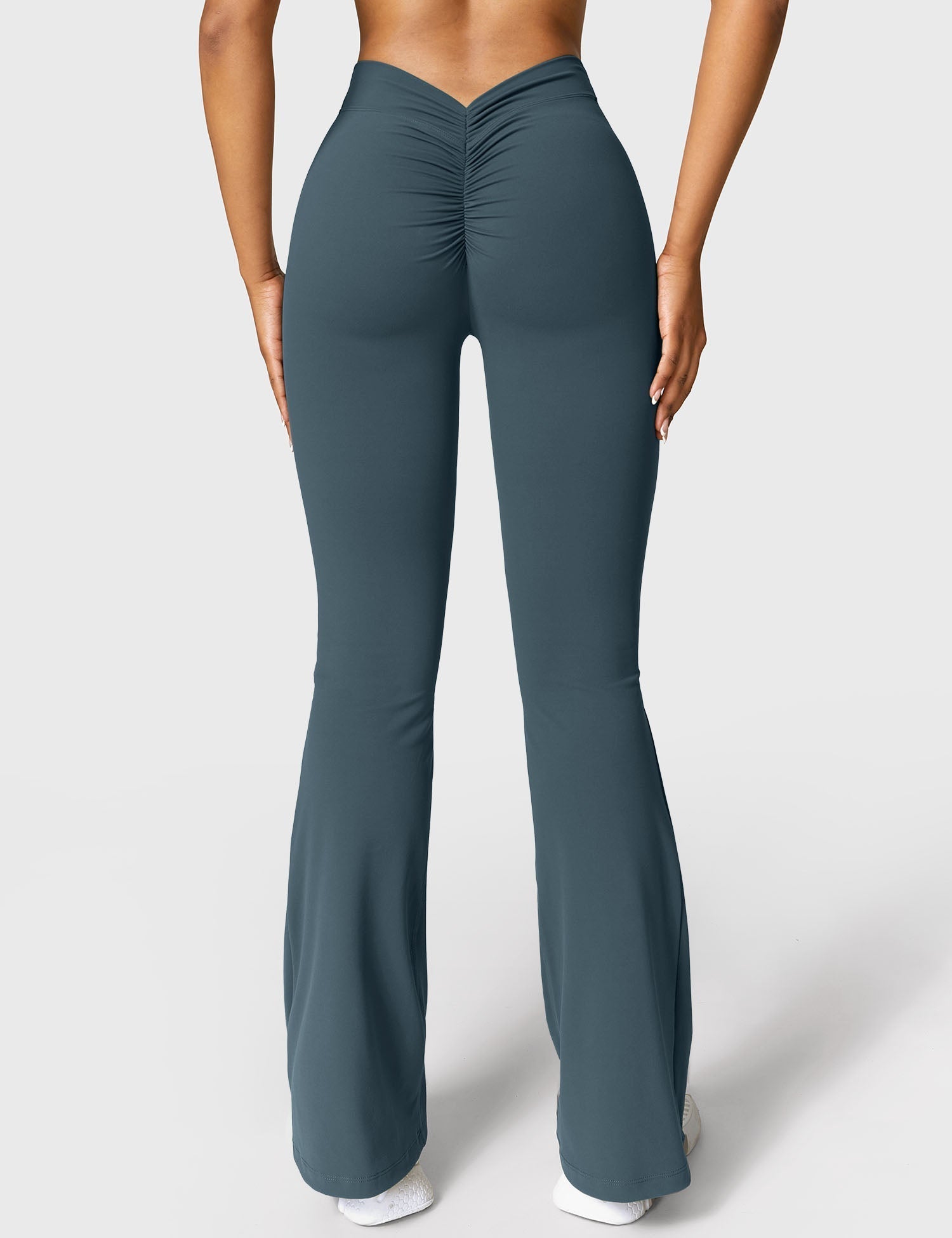 R&B | Ausgestellte Leggings mit V-Ausschnitt