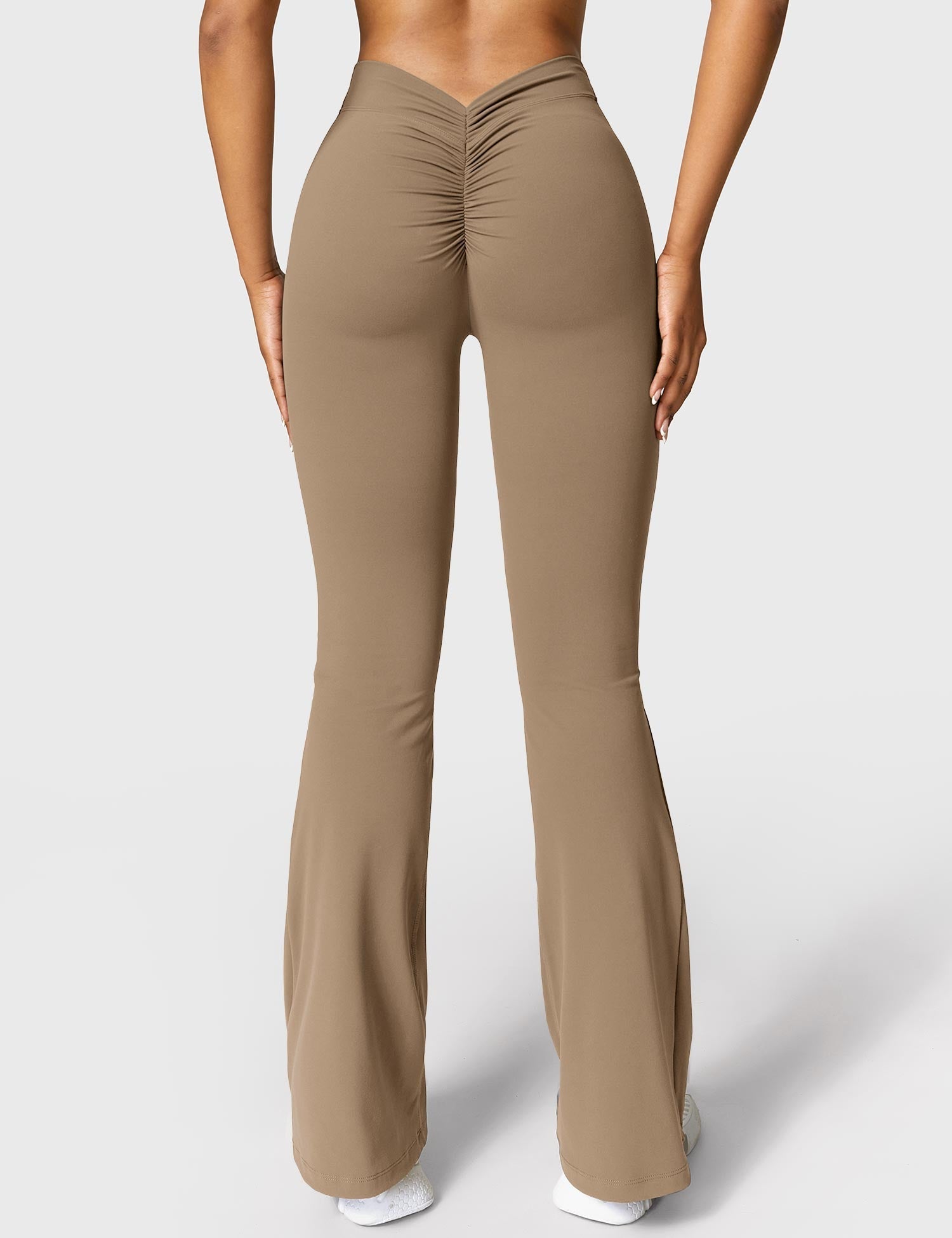 R&B | Ausgestellte Leggings mit V-Ausschnitt