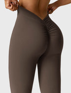 R&B | Ausgestellte Leggings mit V-Ausschnitt
