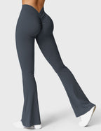 R&B | Ausgestellte Leggings mit V-Ausschnitt