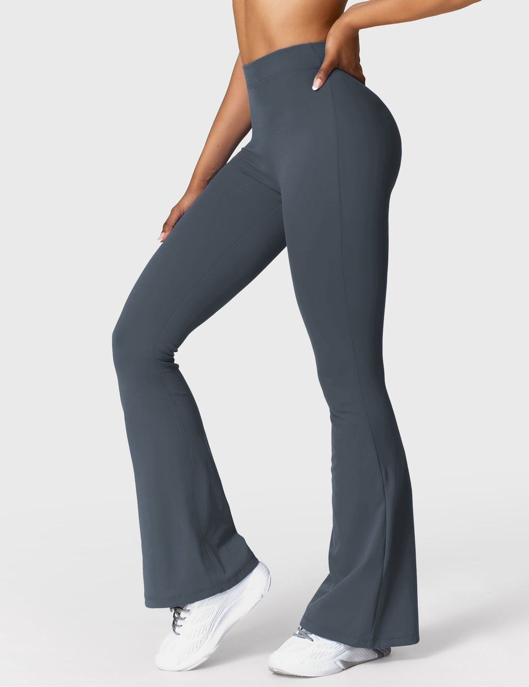 R&B | Ausgestellte Leggings mit V-Ausschnitt