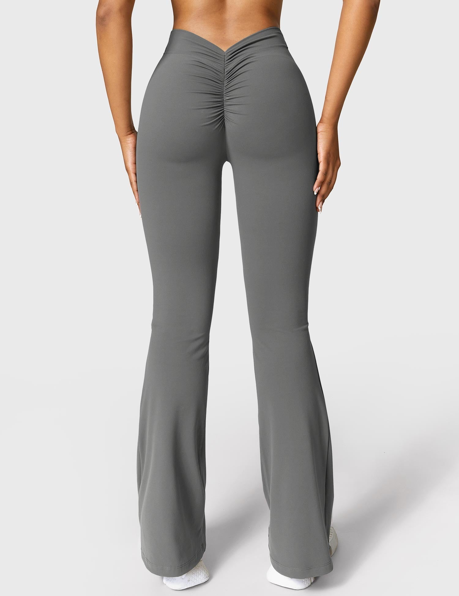 R&B | Ausgestellte Leggings mit V-Ausschnitt