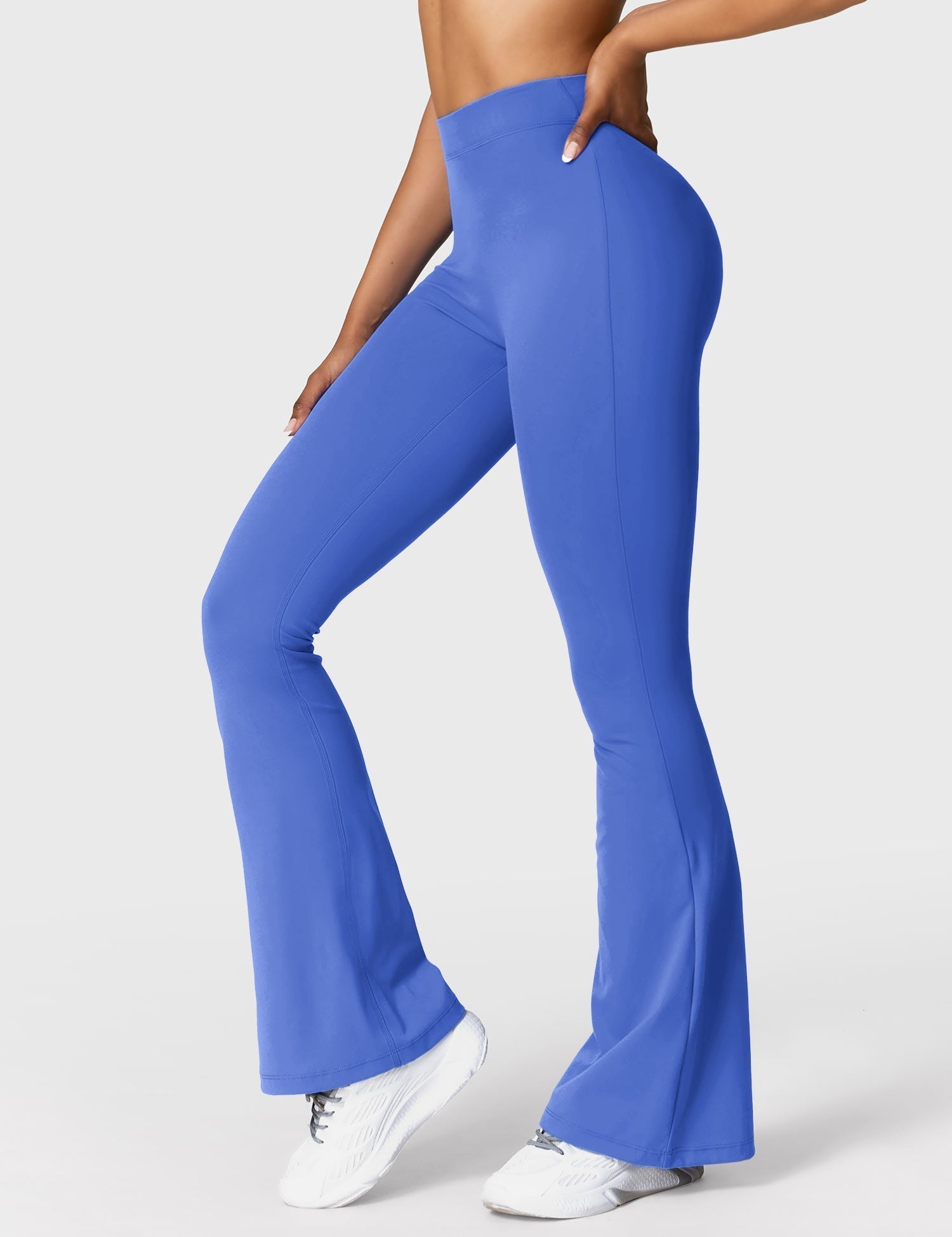 R&B | Ausgestellte Leggings mit V-Ausschnitt