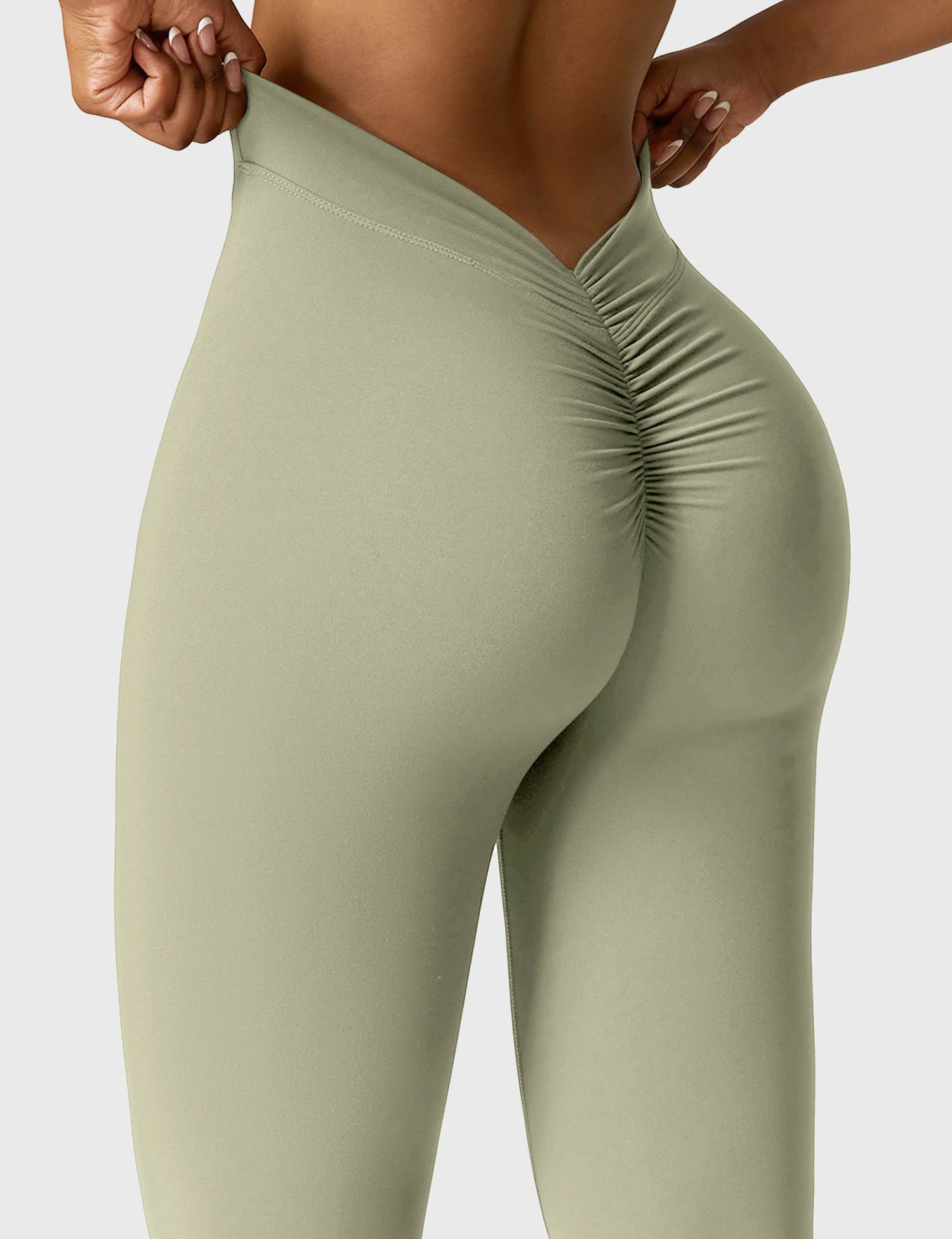 R&B | Ausgestellte Leggings mit V-Ausschnitt