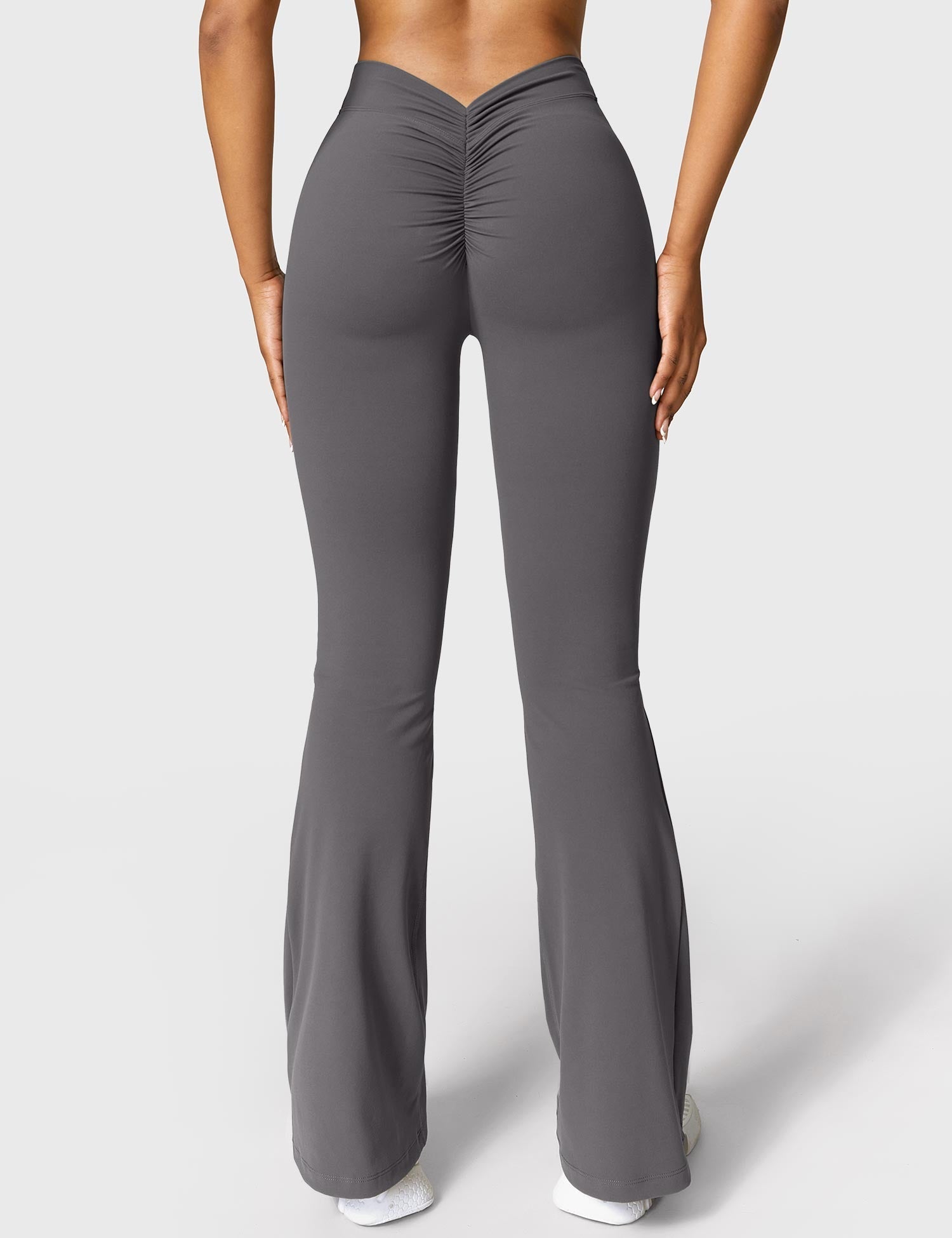 R&B | Ausgestellte Leggings mit V-Ausschnitt