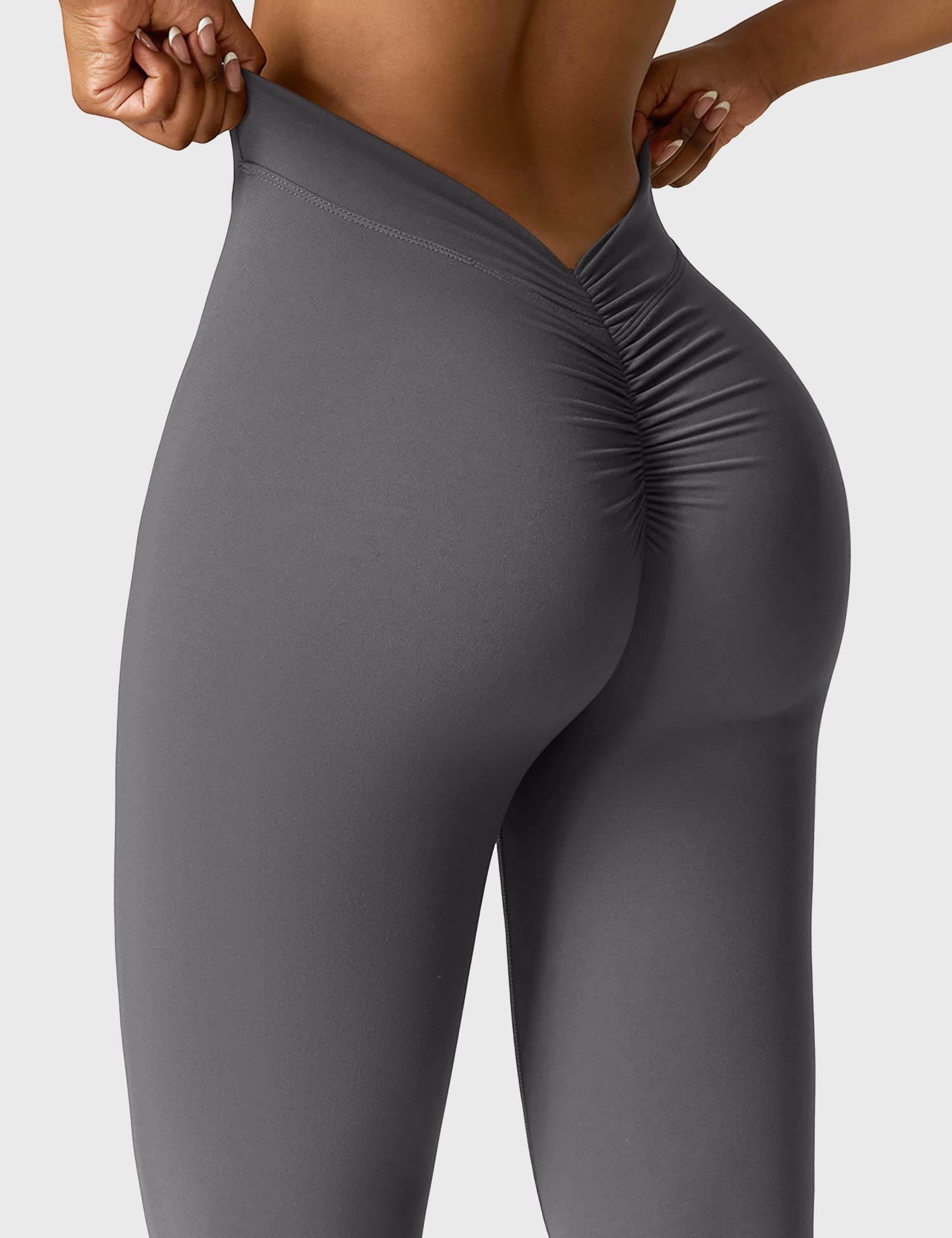 R&B | Ausgestellte Leggings mit V-Ausschnitt
