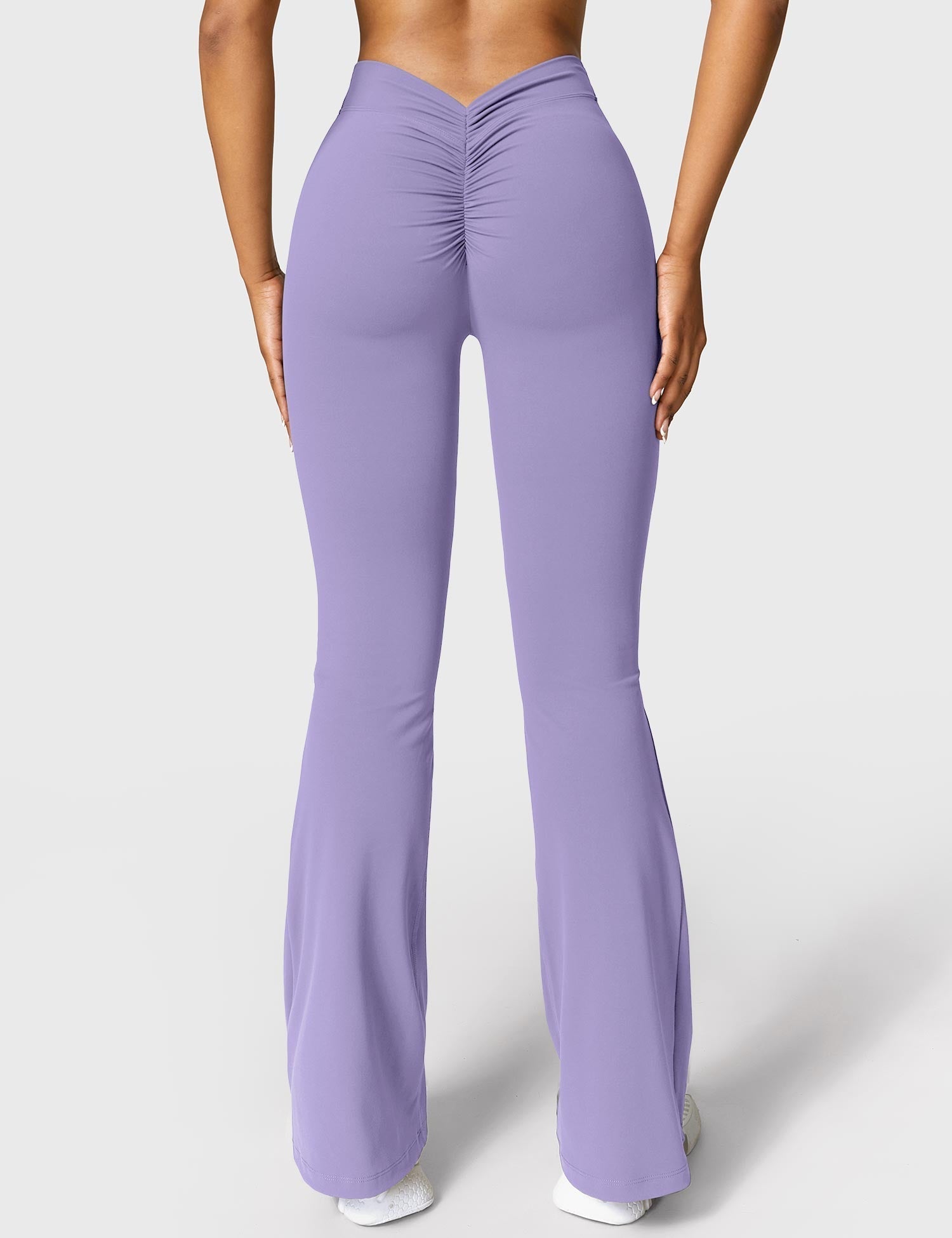 R&B | Ausgestellte Leggings mit V-Ausschnitt