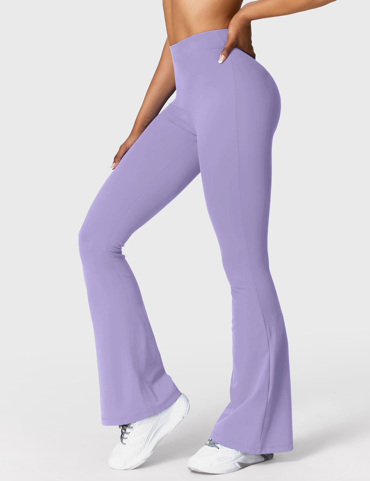 R&B | Ausgestellte Leggings mit V-Ausschnitt