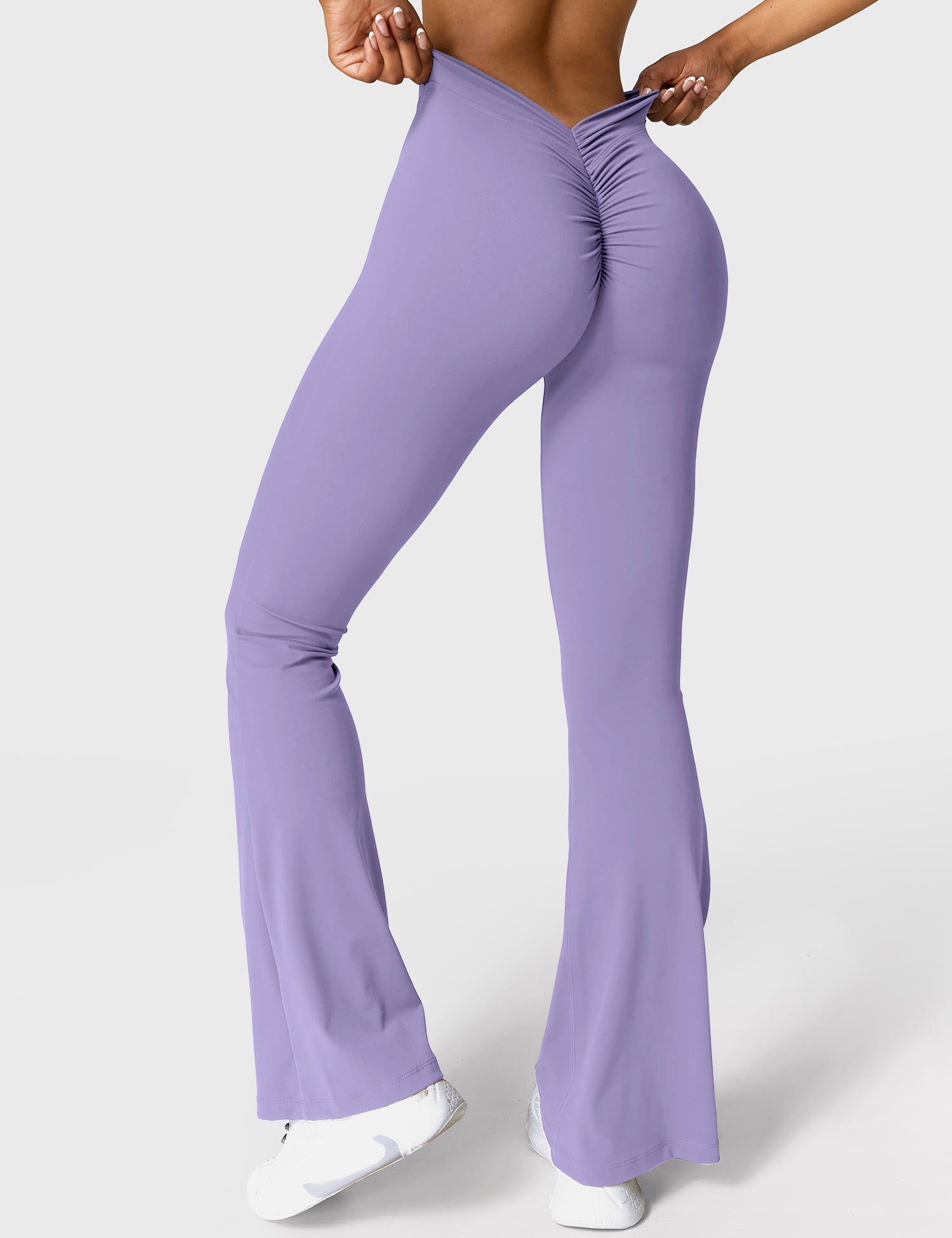 R&B | Ausgestellte Leggings mit V-Ausschnitt