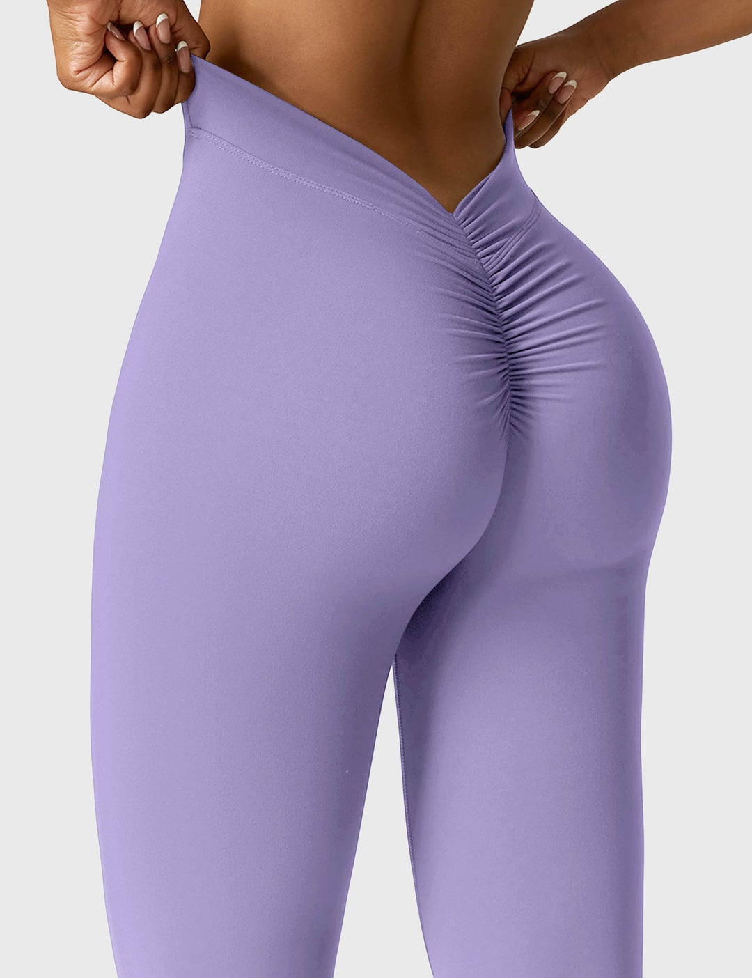 R&B | Ausgestellte Leggings mit V-Ausschnitt