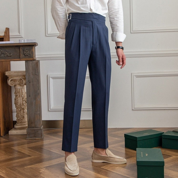 R&B Classic: Stilvolle Hose mit Schnalle